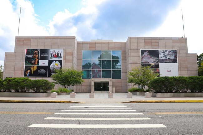 Building Photo - 2504 Harvey St