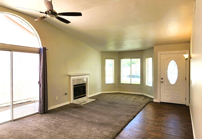 Building Photo - Updated Hemet Home, 2Bd, 2Ba, Bonus Room