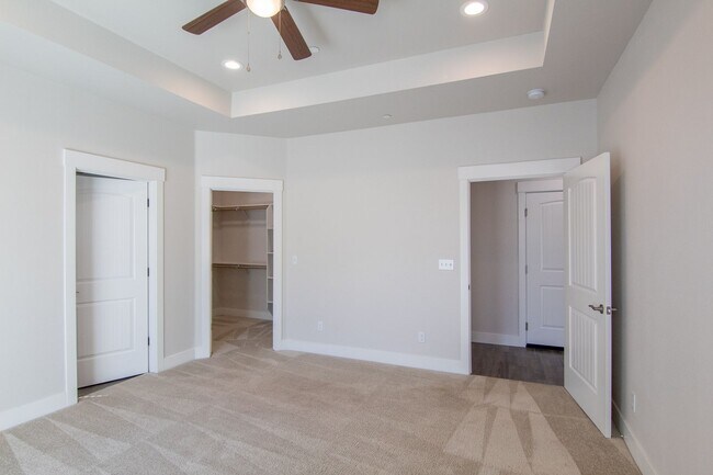 Building Photo - MOVE IN SPECIAL $500 OFF FIRST MONTHS RENT