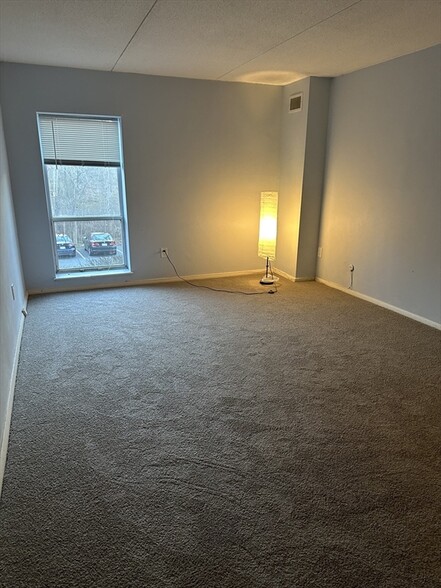 Building Photo - 50 Broadlawn Ave