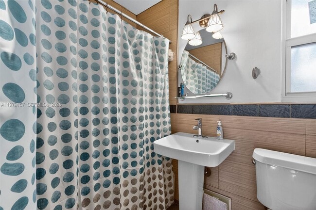 Building Photo - 268 SE 8th Ave