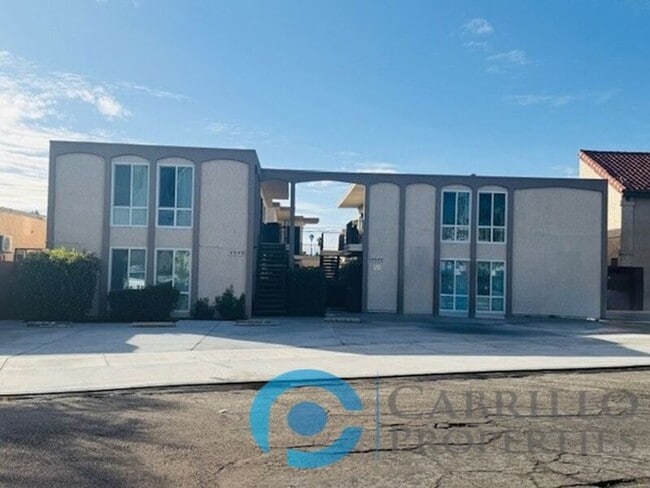 Primary Photo - 4044 Wabash Ave