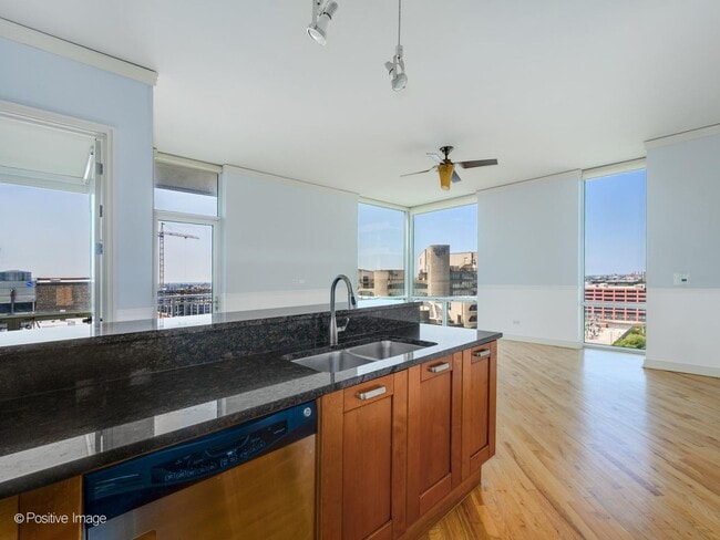 Building Photo - 170 W Polk St