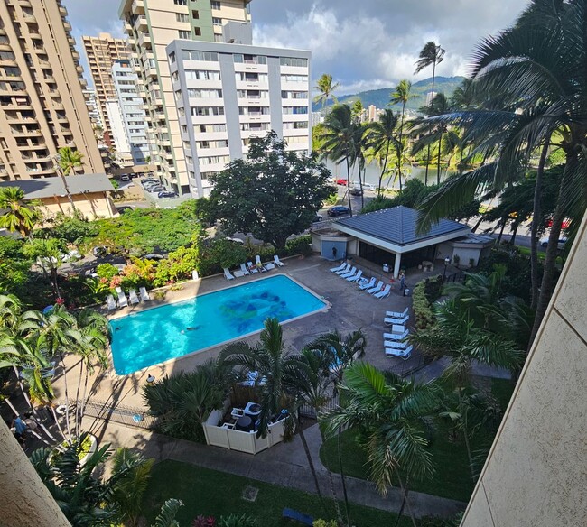 Primary Photo - Waikiki - Liliuokalani Gardens: A Studio, ...