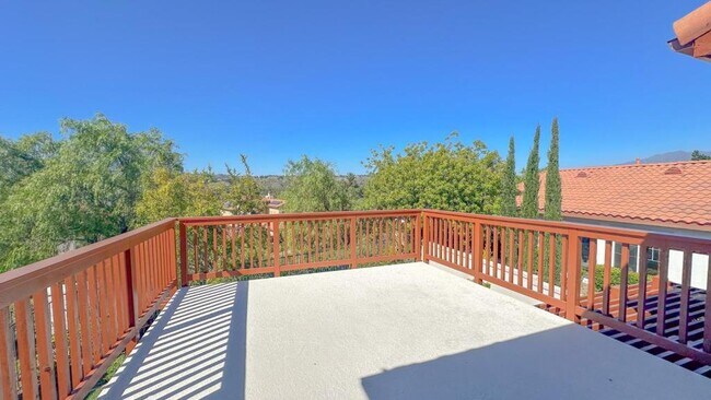 Building Photo - 9 Yale Ct