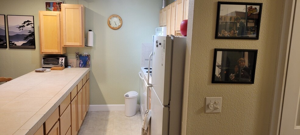 Building Photo - 100 Kerr Pky