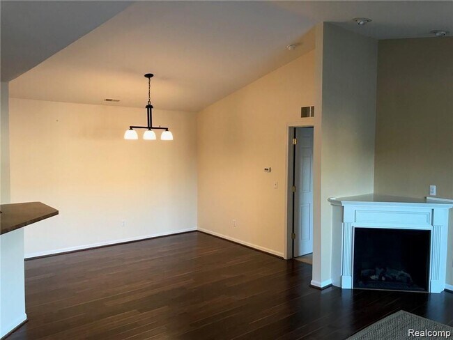 Building Photo - 27208 Chesapeake Cir