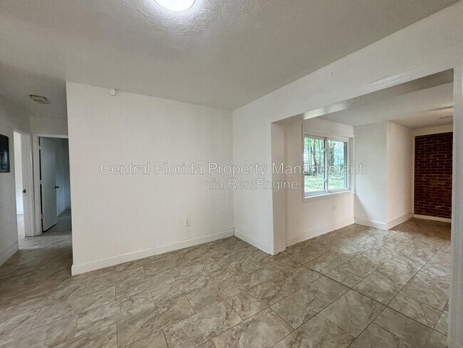 Building Photo - 4606 Meadowbrook Ave