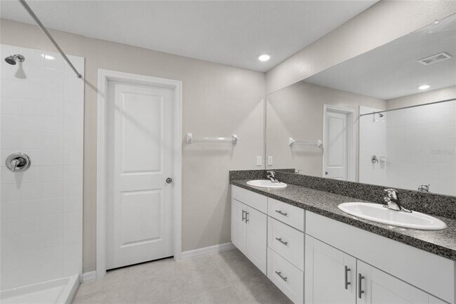 Building Photo - 15312 Miller Creek Dr