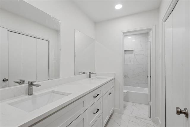 Building Photo - 7517 Meadow Oaks Dr