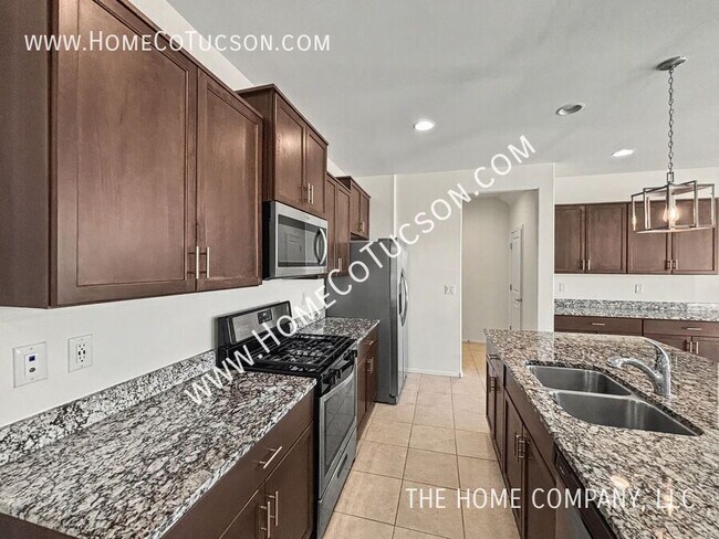 Building Photo - 7108 S Via Gaucho Viejo