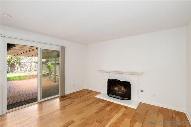 Building Photo - Perfect single-level home on a quiet Cul-d...