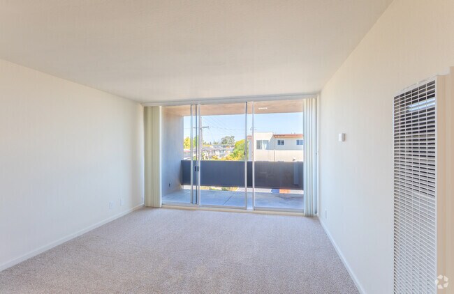 Interior Photo - 2831 – 2845 Flores Apartments