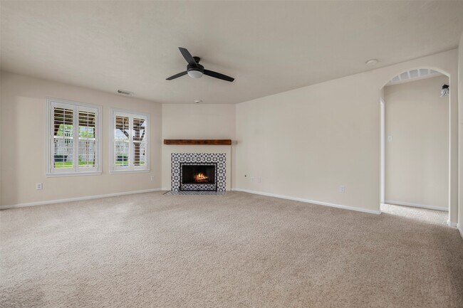 Building Photo - 22110 Field Green Dr