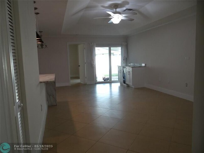Building Photo - 4036 Eastridge Cir