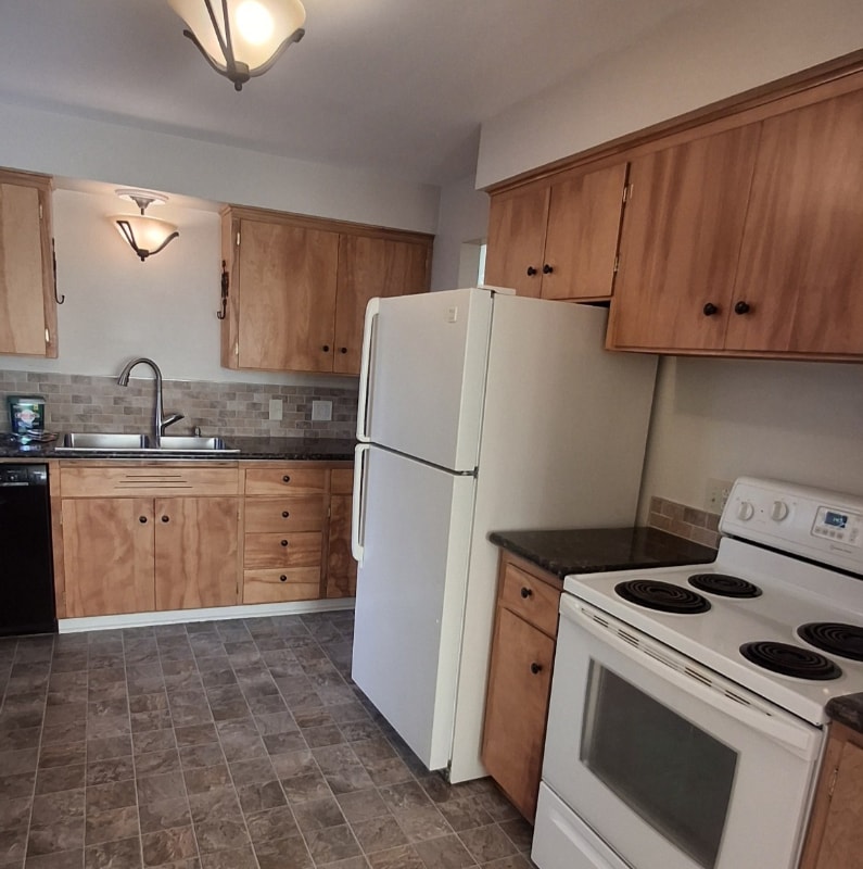 Building Photo - 3717 E 30th Ave