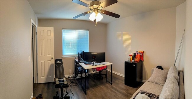 Building Photo - 541 Zebra Dr