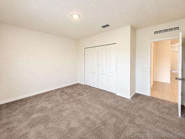 Building Photo - 1025 SW Sarto Ln