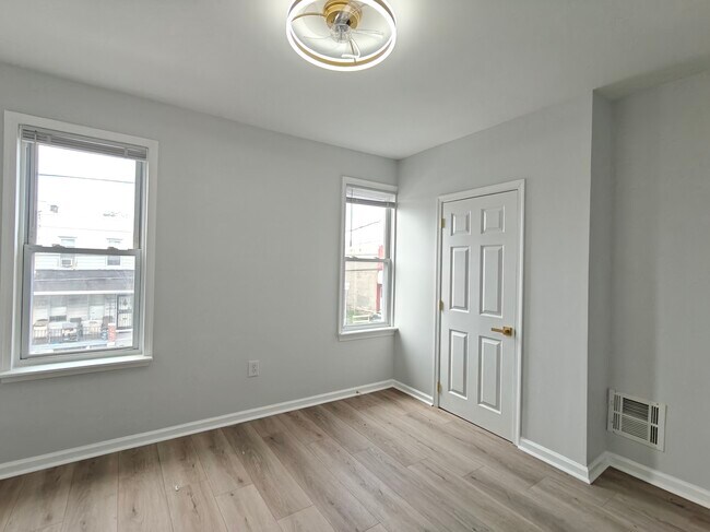 Building Photo - 223 N 58th St