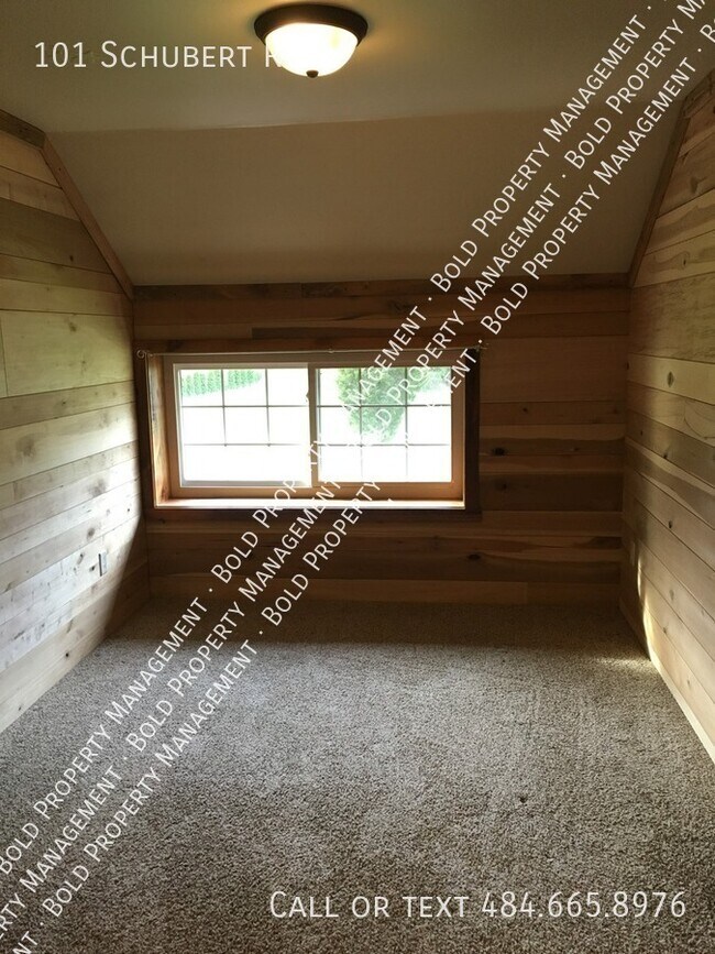 Building Photo - 101 Schubert Rd