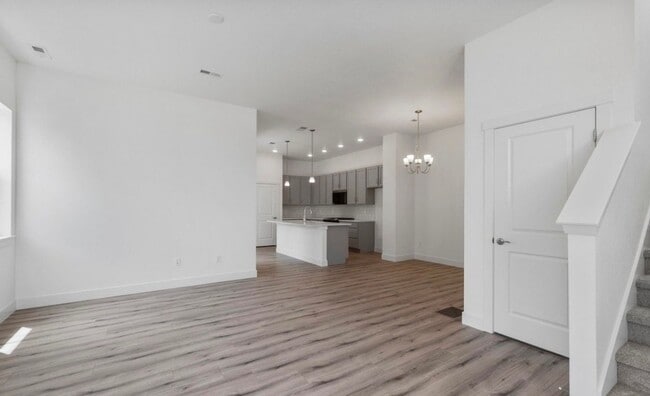 Building Photo - 5081 McKinnon Ct