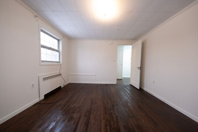 Building Photo - 956 Jefferson Dr