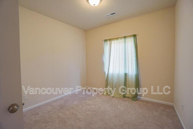 Building Photo - 2273 S Red Tail Loop