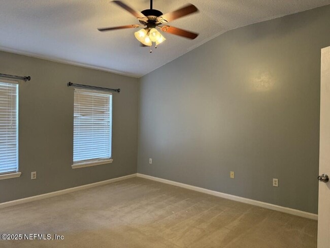 Building Photo - 516 Hopewell Dr