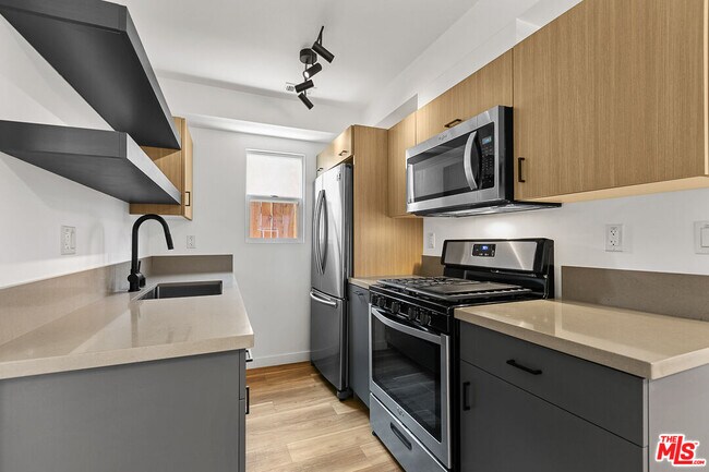 Building Photo - 2918 Hauser Blvd