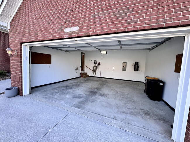 Building Photo - 88 St Annes Ct