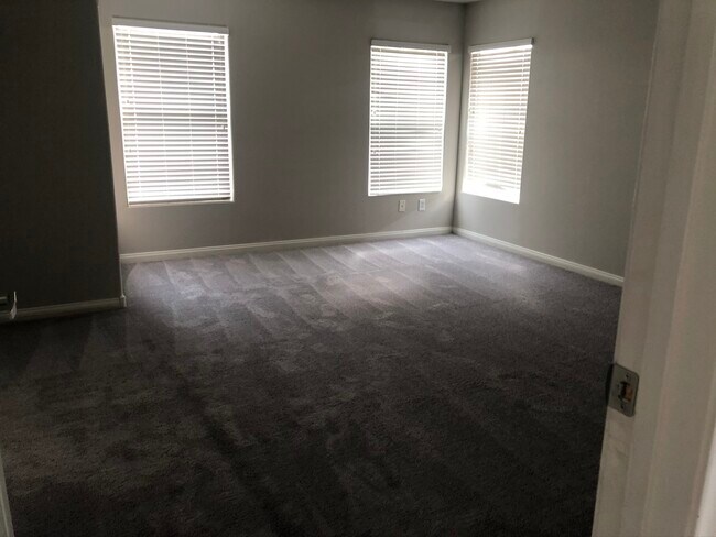 Building Photo - 8192 Blue Hope Diamond Ln