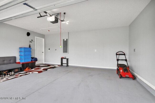 Building Photo - 49 Jarama Cir