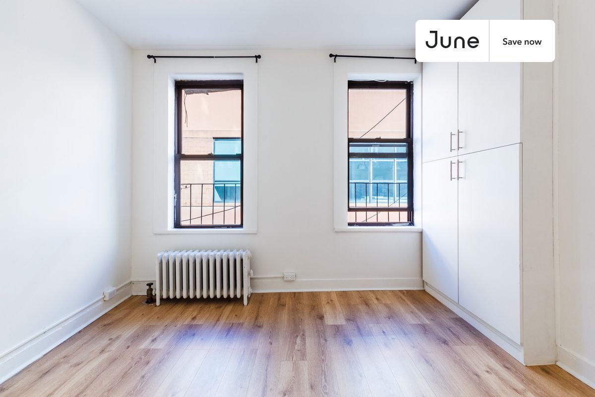 Building Photo - 531 W 48th St
