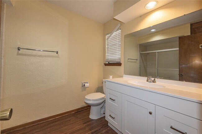 Building Photo - 15 Cypress Fairway Village