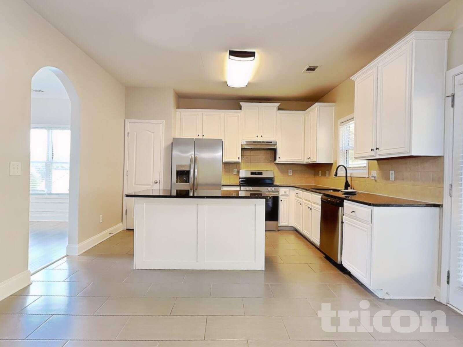 Building Photo - 4556 Bellemeade Dr