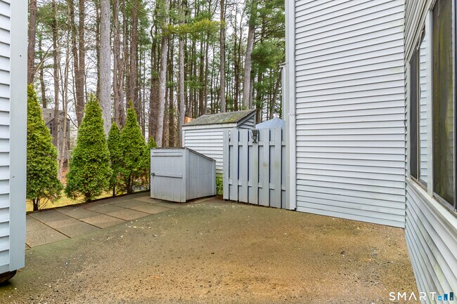 Building Photo - 5 Talcott Forest Rd