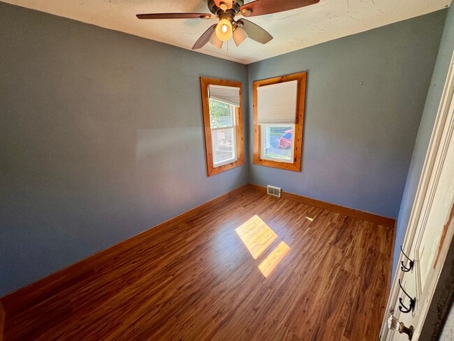 Building Photo - Single Family Home in Edgerton, WI