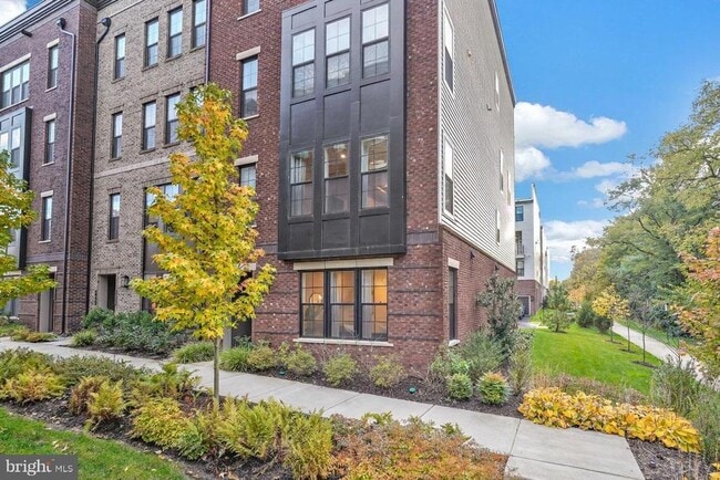 Primary Photo - 7436 Backett Wood Ter