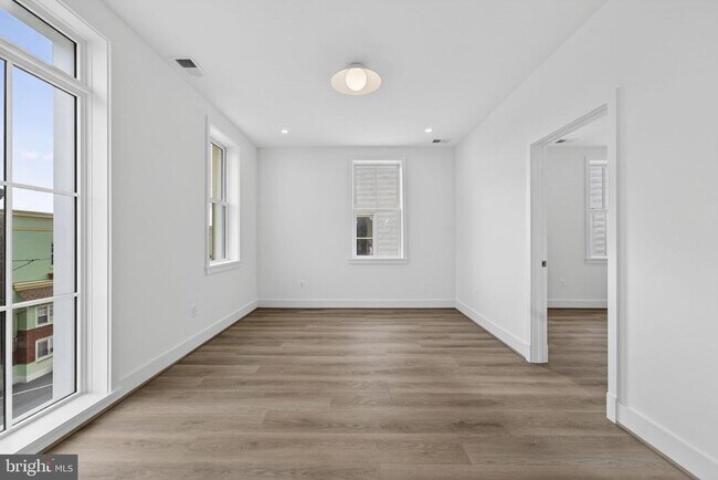 Building Photo - 117 N 21st St