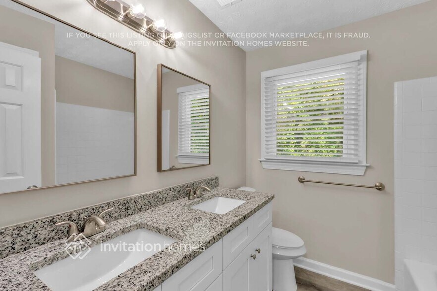 Building Photo - 6412 Phillips Pl