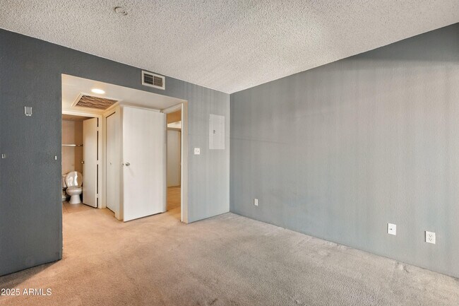 Building Photo - 3601 W Tierra Buena Ln