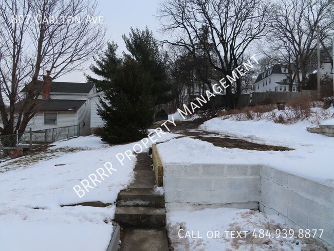 Building Photo - 807 Carlton Ave