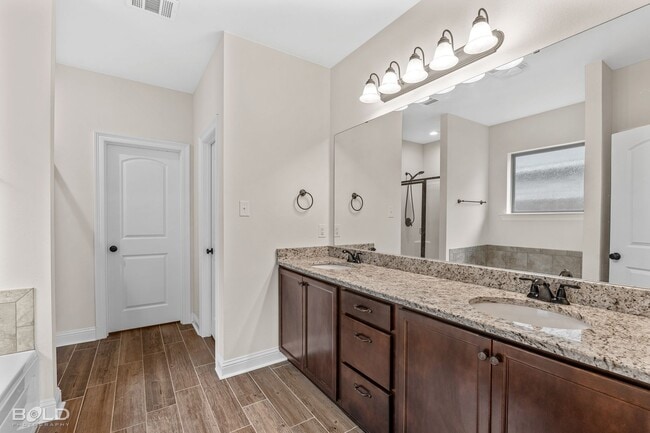 Building Photo - Check Out this 3 bed 2 bath in Shreveport
