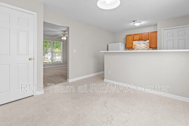 Building Photo - 2284 Oakland Spring Dr