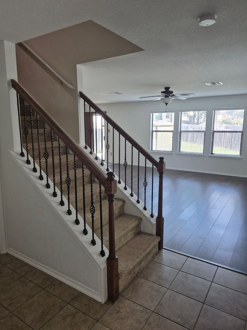 Building Photo - 8917 Lonesome Oak Drive