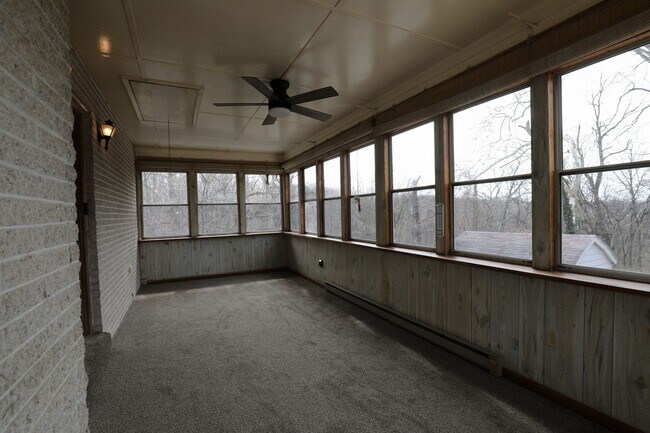 Building Photo - Charming 2-Bedroom Home with Spacious Yard & Sunroom – $1,600/Month