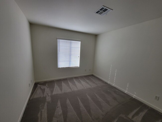 Building Photo - Stunning 3 Bedroom Rental - In Nevada Trails