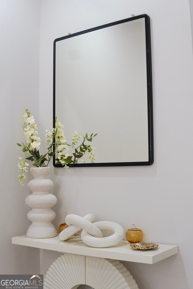 Building Photo - 68 Boulevard SE