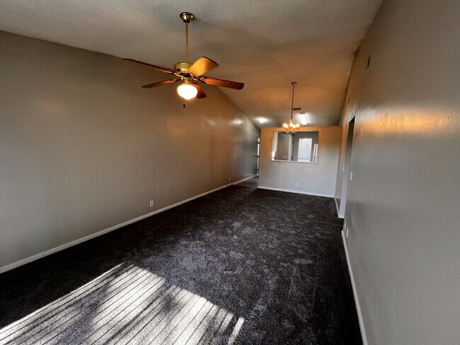 Building Photo - Apartment for Rent