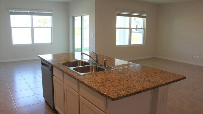 Building Photo - 2726 Greenleaf Ter